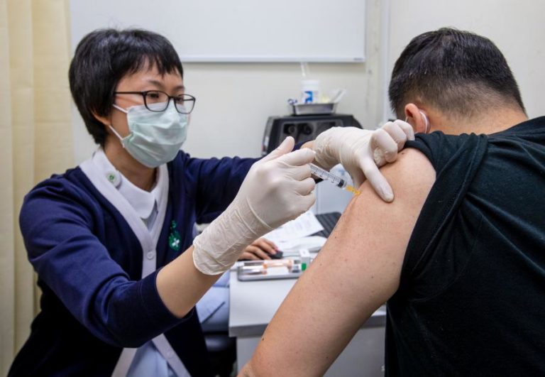 Covid-19: Pouco mais de 2% da população de Macau pediu para ser vacinada
