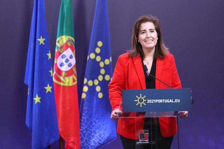 Ministra promete “trabalho árduo” para consenso entre 27 sobre salários mínimos