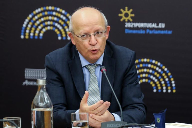 Covid-19: Não há residentes em Portugal em tratamento no estrangeiro – MNE