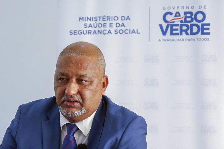 Covid-19: Cabo Verde consegue vacinar pelo menos 35% da população em 2021 — ministro