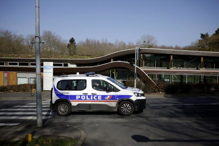 Covid-19: Mais de 30 mil novos casos do vírus em 24 horas em França