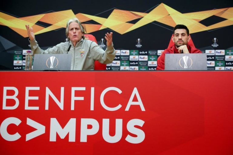 Benfica com convocatória alargada para o jogo decisivo com o Arsenal