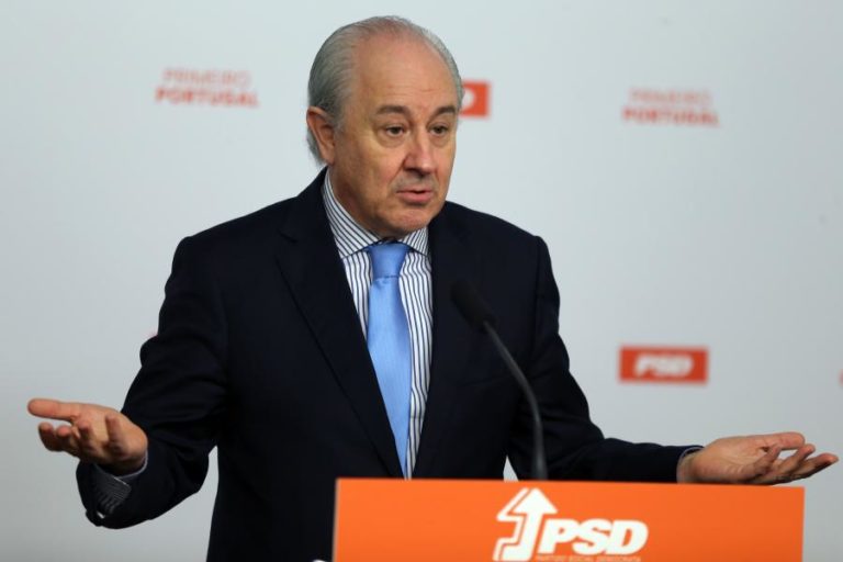 Covid-19: Rio pede ao Governo planeamento “urgente” dos critérios para desconfinar