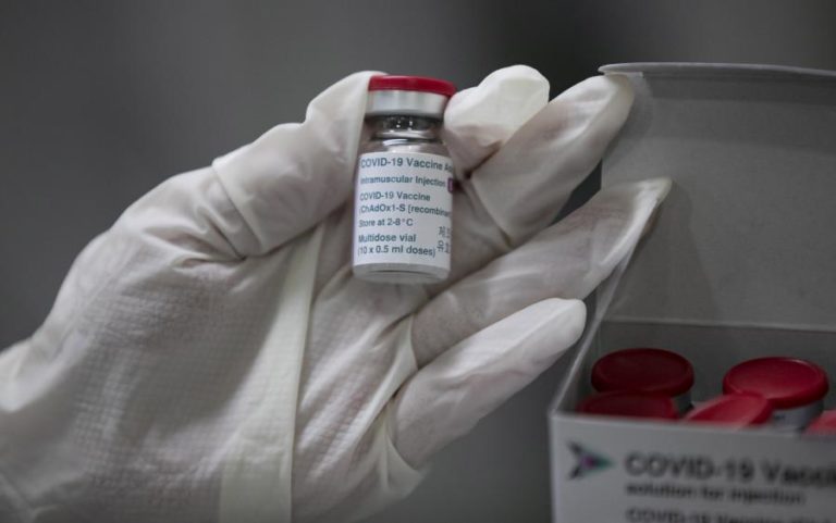 Covid-19: Alemanha vai alterar recomendação sobre vacina AstraZeneca para maiores de 65 anos