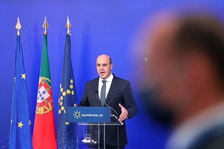 Siza Vieira e comissário Breton contra barreiras no mercado único