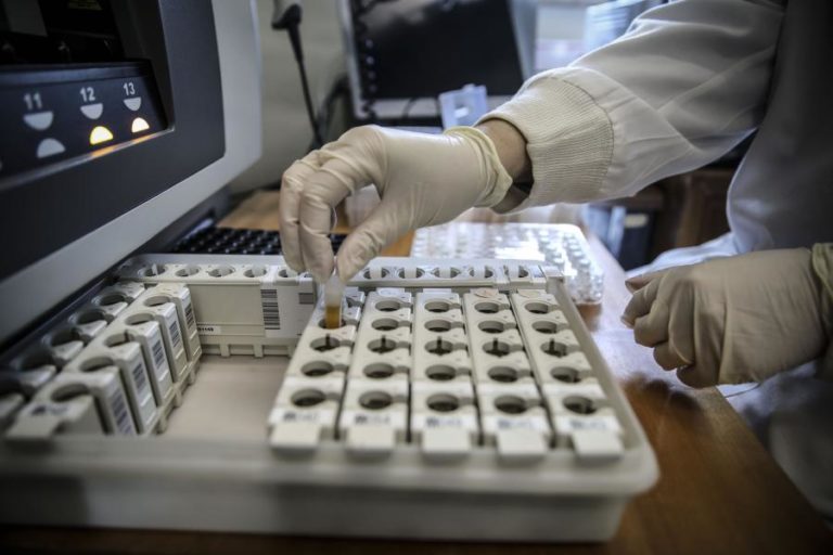 Covid-19/Um ano: Investidos quase 8,5 ME nos laboratórios do SNS