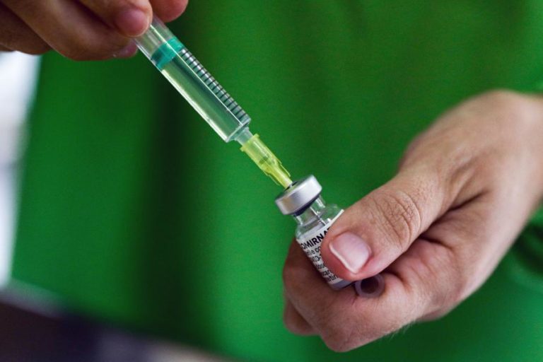 Covid-19: Irão começou hoje ensaios clínicos da segunda vacina
