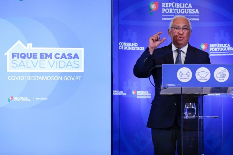 Covid-19: Costa afirma que não há inquéritos epidemiológicos em atraso