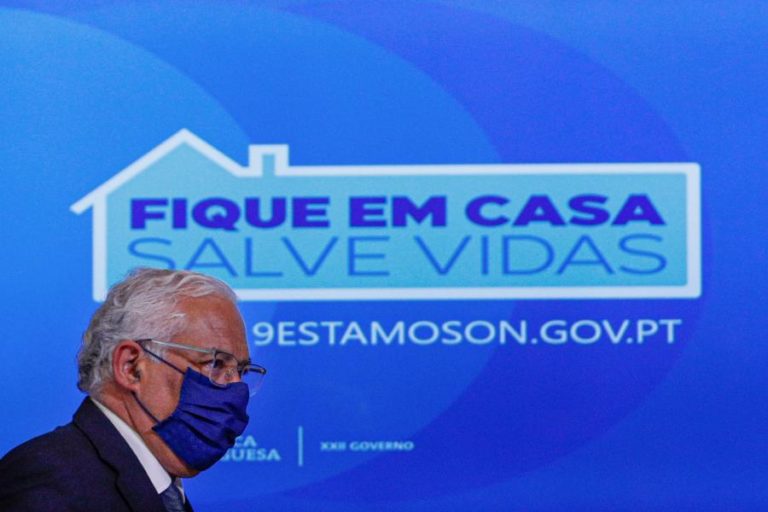 Covid-19: Costa avisa que se vive “fase perigosa” e de “ilusão”