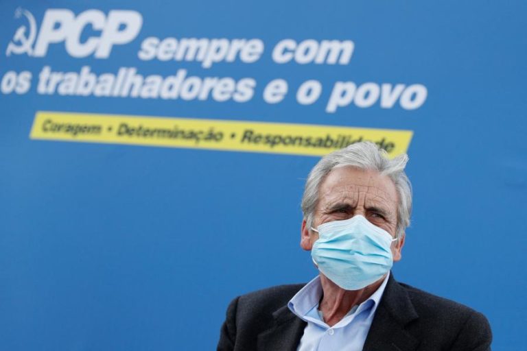 Covid-19: PCP quer apoios a 100% para pais “imediatamante e com efeitos retroativos”