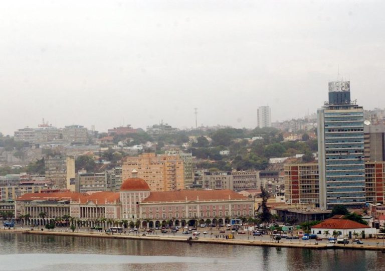 Angola quer empresas chinesas nos concursos públicos nacionais