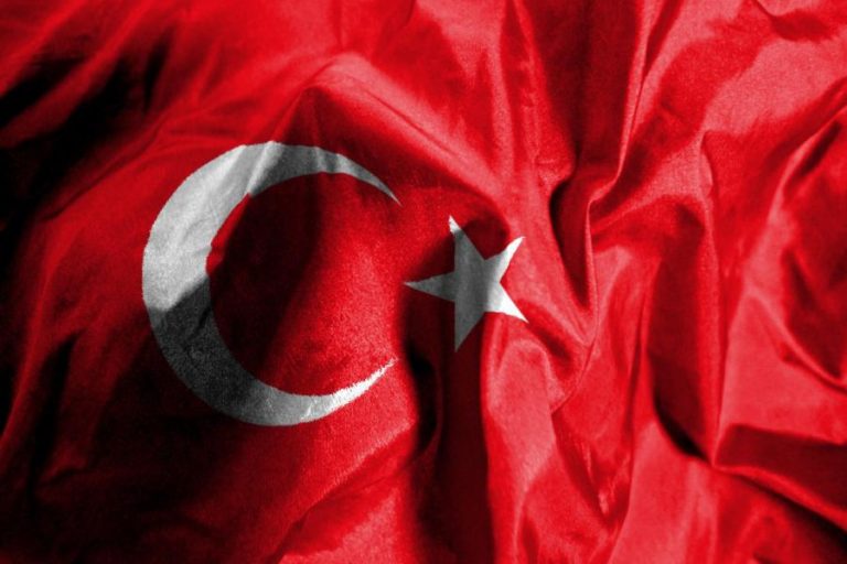 UE “profundamente preocupada” com ameaça de ilegalização de partido na Turquia