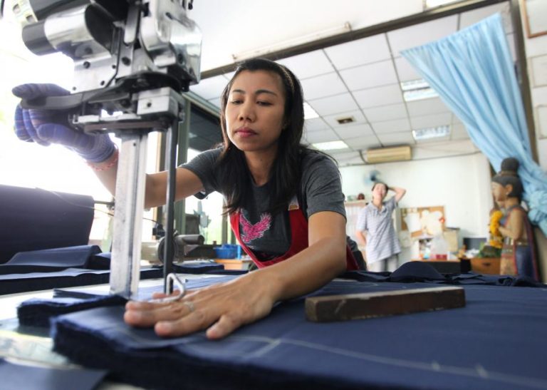 Produção industrial da China sobe 35% nos dois primeiros meses do ano