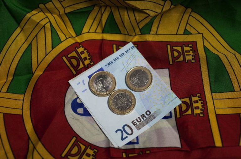 Covid-19: Portugal poupa 242 mil euros em juros com crédito de 3 mil ME da UE para ‘lay-off’