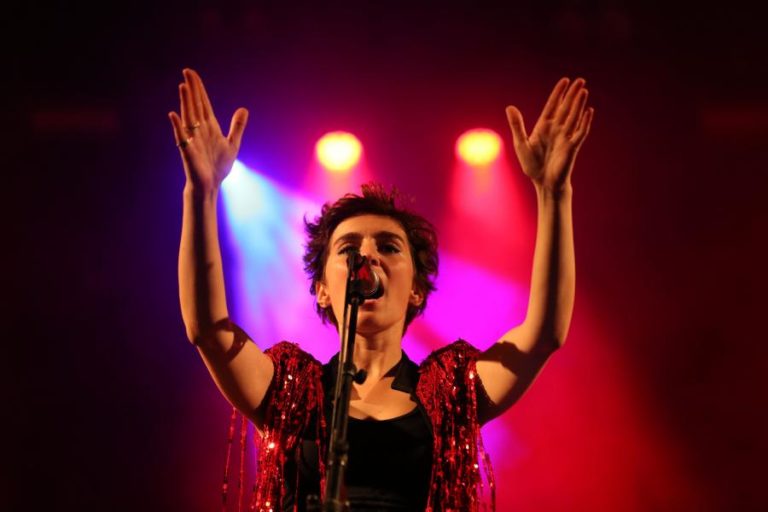 Poesia de Francisco Rodrigues Lobo inspira novas canções de Rita Redshoes