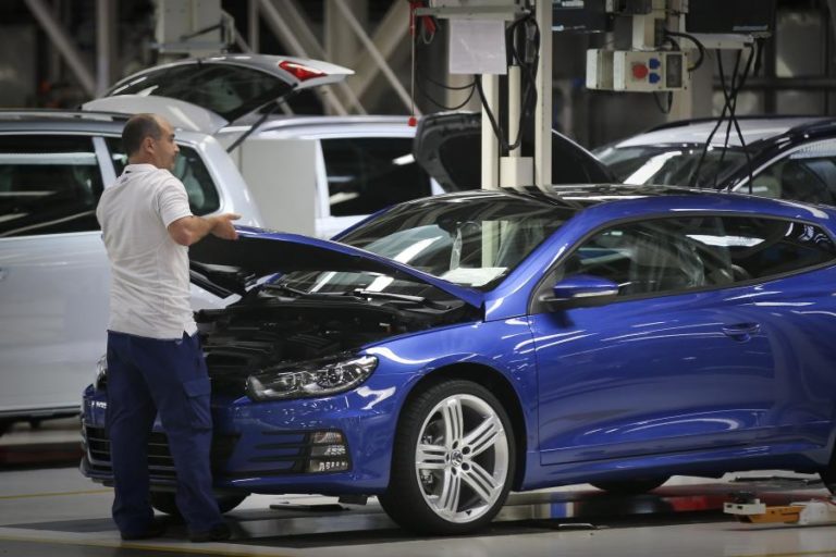 Fábrica da Autoeuropa em Palmela retoma produção após paragem por falta de semicondutores