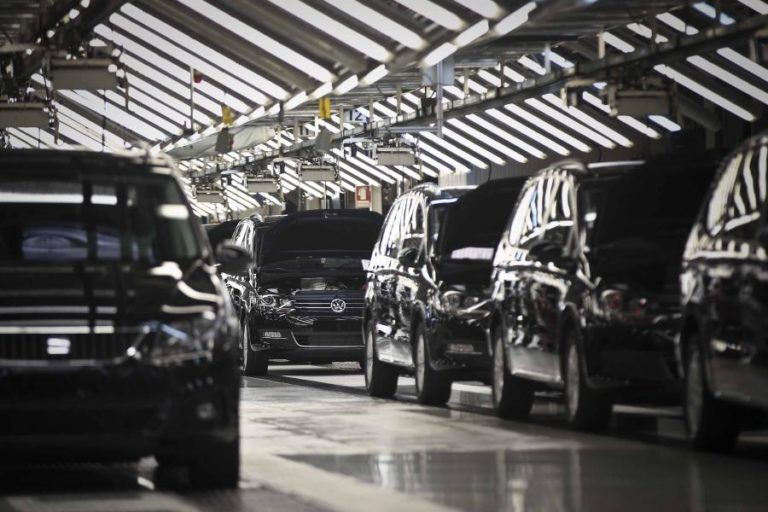 Produção automóvel cai 9,1% até fevereiro para 54.664 veículos