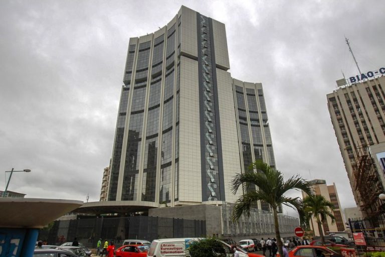 Dívida pública em África vai subir para 75% do PIB este ano – Banco Africano