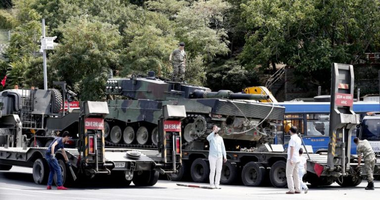 Turquia faz operação contra 184 soldados por alegado envolvimento no golpe de 2016