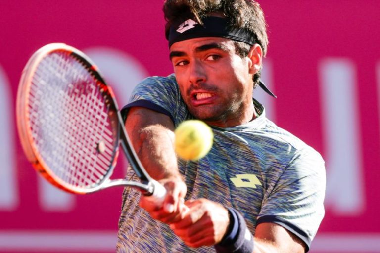 Tenista Frederico Silva bate Kukushkin e acede à segunda ronda no Cazaquistão