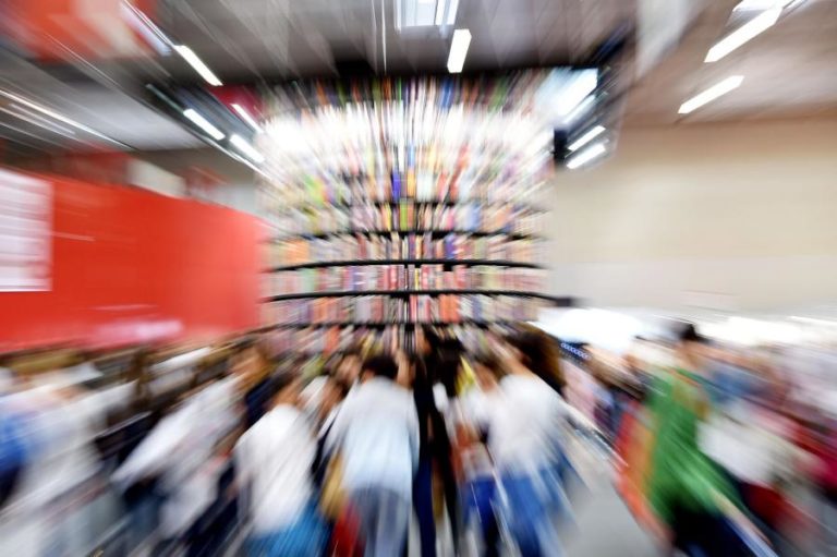 Sete autores portugueses finalistas para mostra da feira do livro de Bolonha