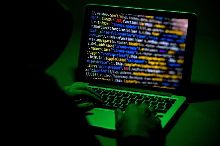Finlândia acusa piratas informáticos com ligações à China de ataque a Parlamento