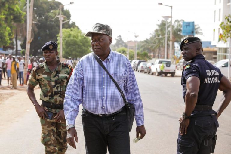 Ex-chefe da Marinha guineense suspeito de crime de branqueamento de capitais e fraude fiscal