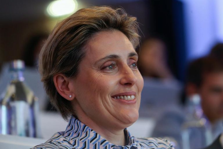 5G: “Este concurso não tem pés nem cabeça”, diz Cláudia Azevedo