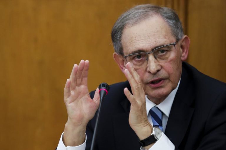 Devia ter havido intervenção política no BES durante a ‘troika’