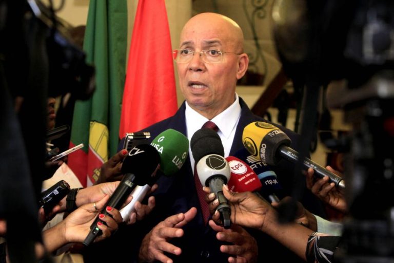 Juízes angolanos chamados pelo Governo a apresentar contrapropostas de alteração da Constituição