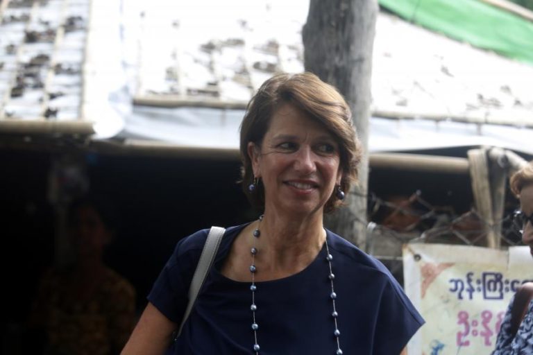 Enviada da ONU exige que “a repressão deve acabar” em Myanmar
