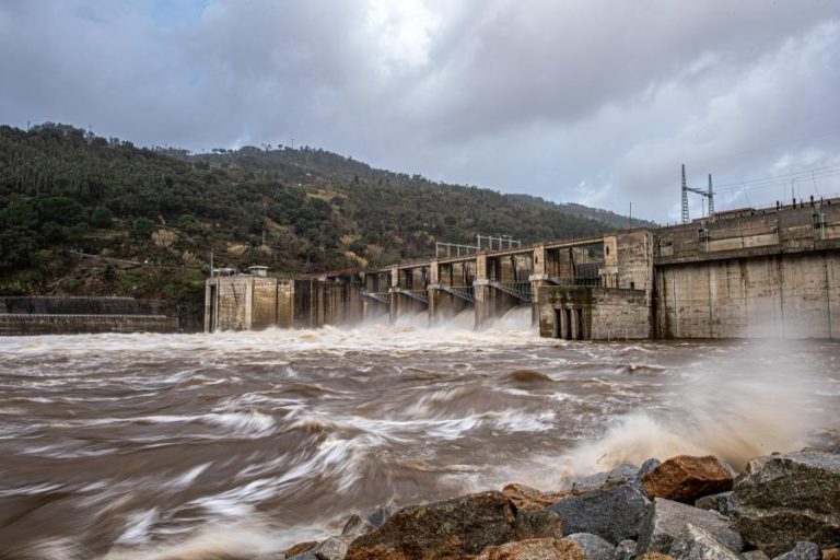 Produção de energia renovável atinge em fevereiro máximo desde abril de 1979