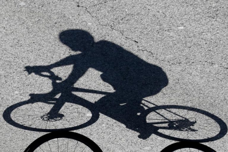 Pelotão profissional volta à estrada em 11 de abril na Prova de Abertura