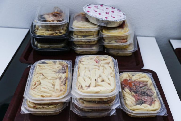 Covid-19: Rede de Emergência Alimentar apoiou mais de 79 mil pessoas num ano