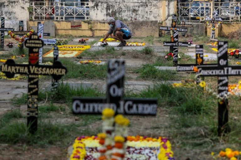 Covid-19: Casos superam 125 milhões no mundo e houve quase 11 mil mortes num dia