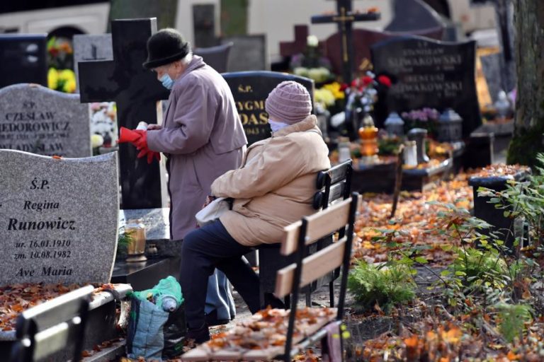 Covid-19: Pandemia já matou pelo menos 2,63 milhões de pessoas em todo o mundo