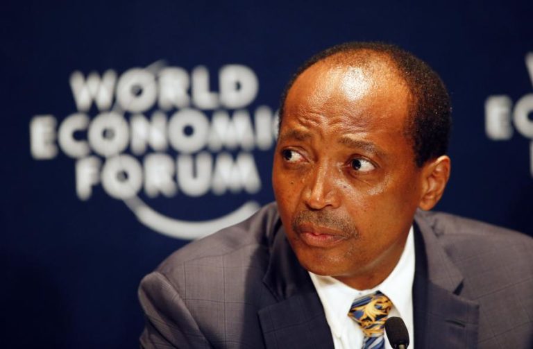 Sul-africano Patrice Motsepe eleito presidente da CAF