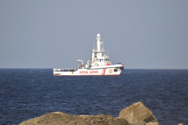 Navio “Open Arms” resgata 219 pessoas nas últimas 24 horas