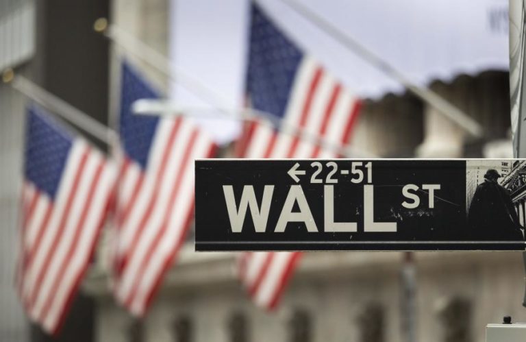 Wall Street fecha em baixa arrastada pela subida dos rendimentos obrigacionistas