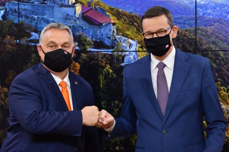 Polónia e Hungria contestam na justiça mecanismo que condiciona fundos europeus