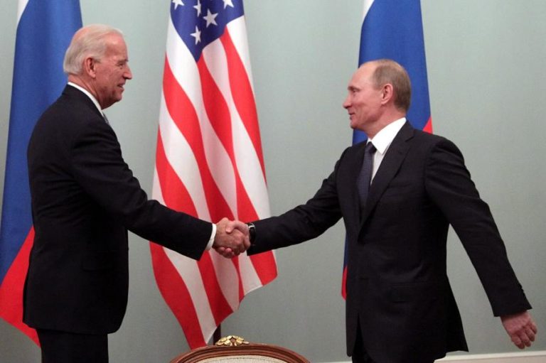 Rússia acusa EUA de rejeitarem diálogo oficial Biden-Putin