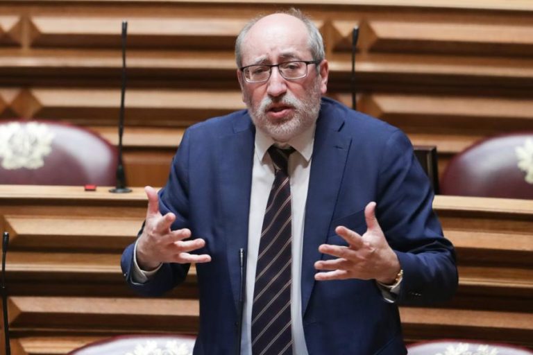 Eutanásia: PCP considera “difícil” encontrar solução compatível com decisão do TC