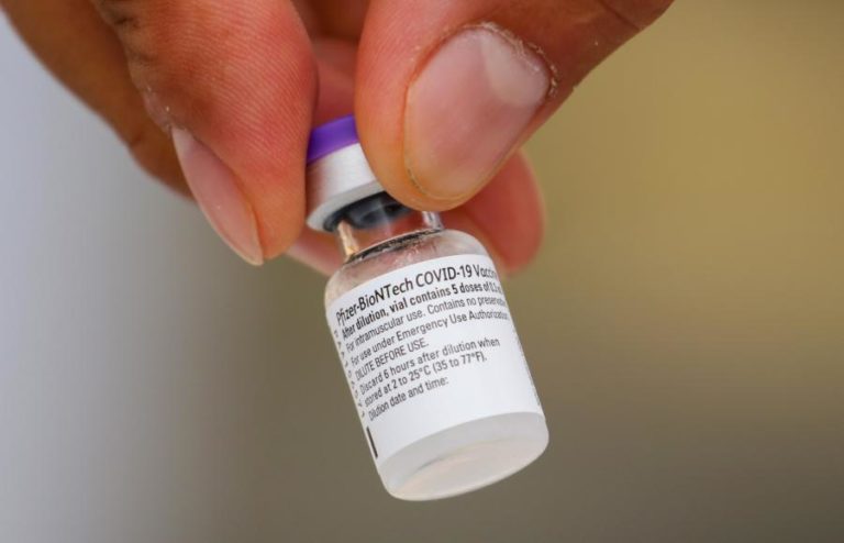 Covid-19: Portugal recebeu hoje mais de 100 mil doses da vacina da Pfizer