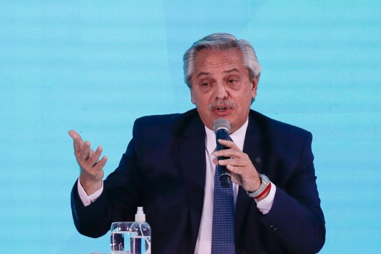 Covid-19: PR argentino admite escassez de vacinas no país