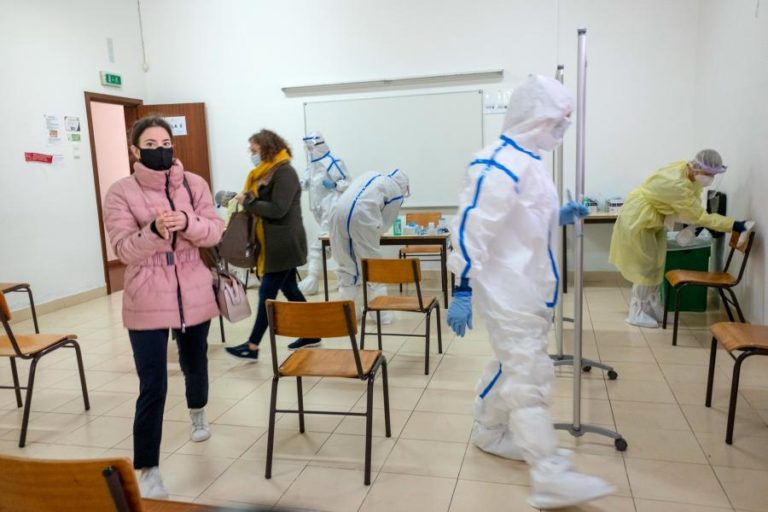 Covid-19: Ilha açoriana de São Miguel com 21 novos casos e 17 recuperações