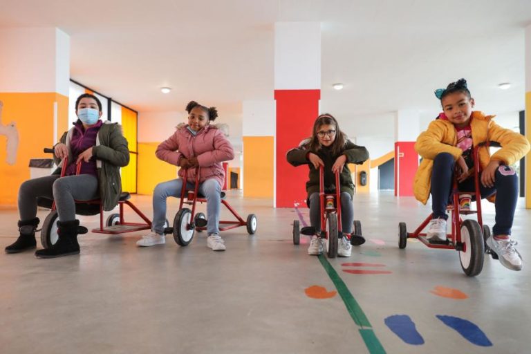 Comissão Europeia adota garantia para a infância de combate à exclusão social