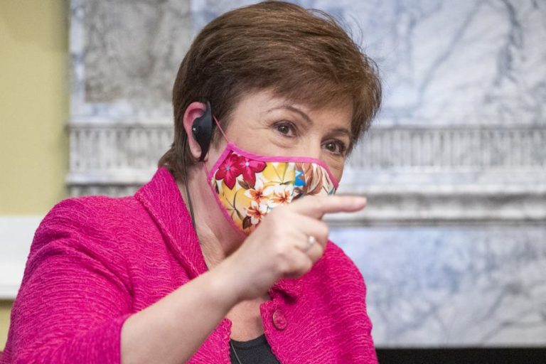 FMI perspetiva um crescimento mais rápido em 2021 mas desigual
