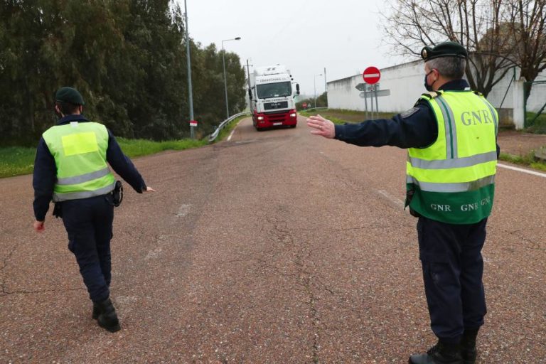 Pandemia é uma “crise das mulheres” e aumentou “dramaticamente” desigualdade de género – Eurodeputada