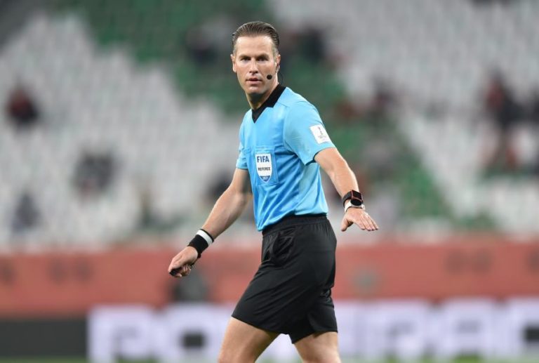 Árbitro holandês Danny Makkelie nomeado para o Sérvia-Portugal de qualificação para o Mundial2022