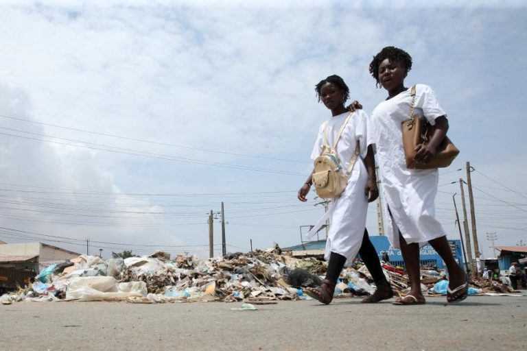 Construtoras portuguesas vão ajudar a recolher lixo em Luanda gratuitamente